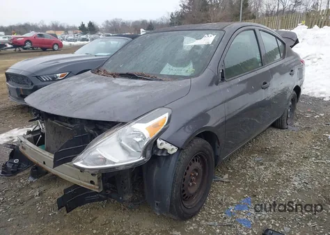 2015 Nissan Versa 1.6 S+ z USA, uszkodzony, nr VIN 3N1CN7AP7FL927126